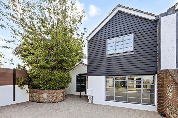 3 Bedroom Property To Rent In Fishermans Mews, Selden Road, Worthing, BN11