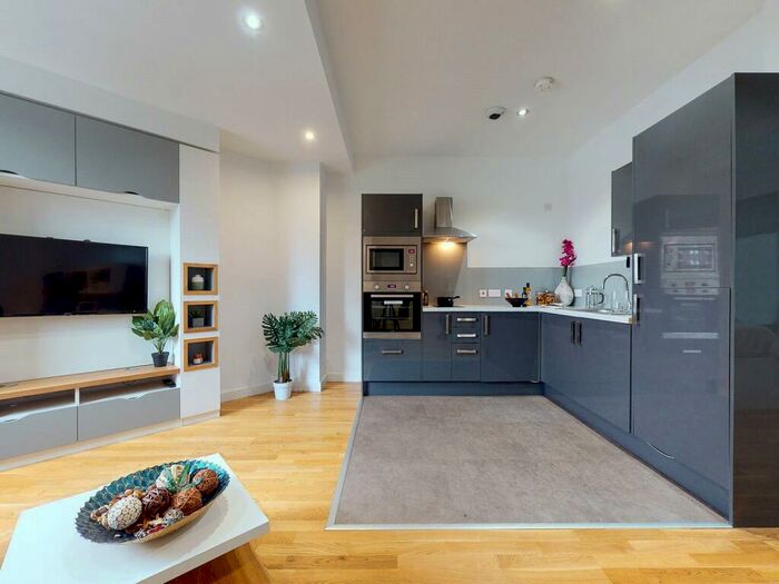 Studio To Rent In Queen Street, Leeds, West Yorkshire, LS1