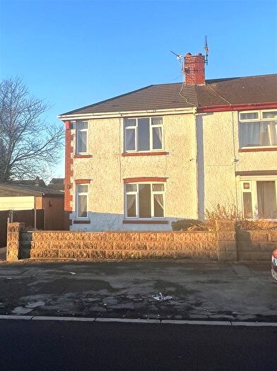 2 Bedroom Property To Rent In Mellor Street, Packmoor, Stoke-On-Trent, ST7