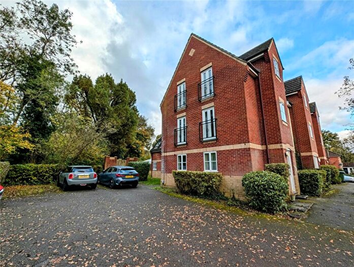 2 Bedroom Apartment To Rent In Hitherhooks Hill, Binfield, Bracknell, Berkshire, RG42