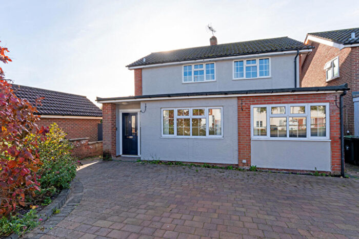 4 Bedroom Detached House For Sale In Coltsfield, Stansted, Essex, CM24