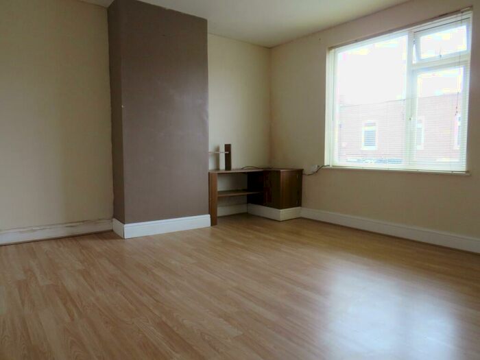2 Bedroom Flat To Rent In Kirkgate Street, Wisbech, PE13