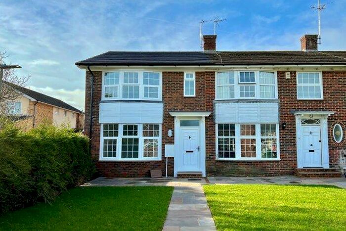 2 Bedroom End Of Terrace House To Rent In Park Lane, Eastbourne, BN21