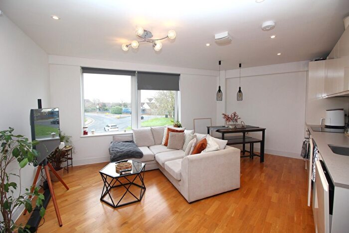 1 Bedroom Flat To Rent In Crownage House, Radford Way, CM12