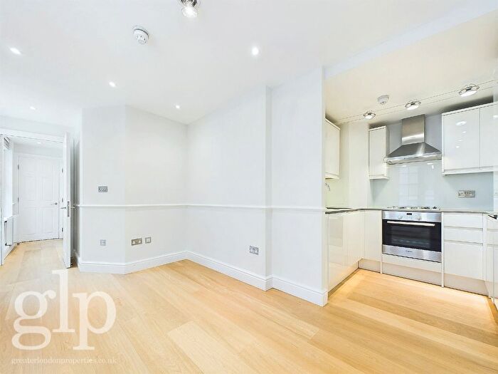 1 Bedroom Flat To Rent In Fouberts Place, London, W1F
