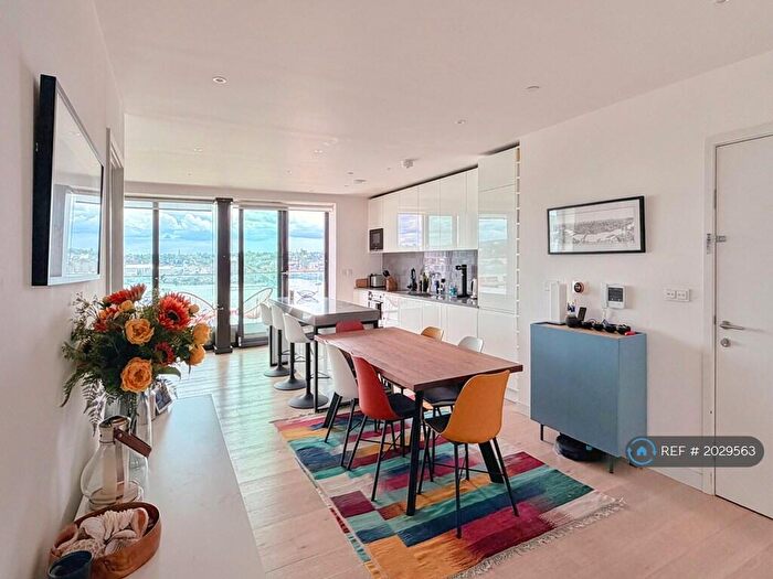 3 Bedroom Flat To Rent In Bonnet St, London, E16