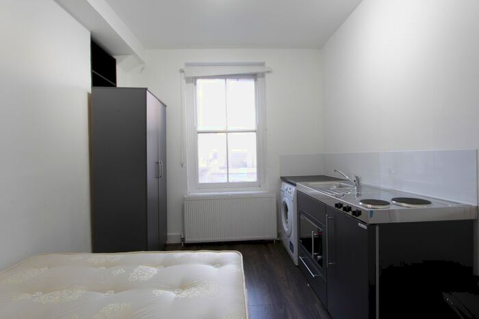 Studio To Rent In Edgware Road, London, W2