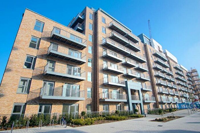 Studio To Rent In Beaufort Square, London, NW9