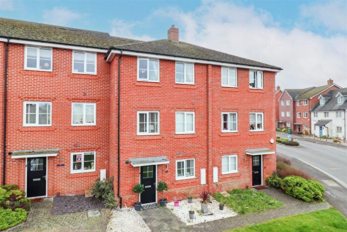 4 Bedroom Town House For Sale In Everest Walk, Church Crookham, Fleet, GU52