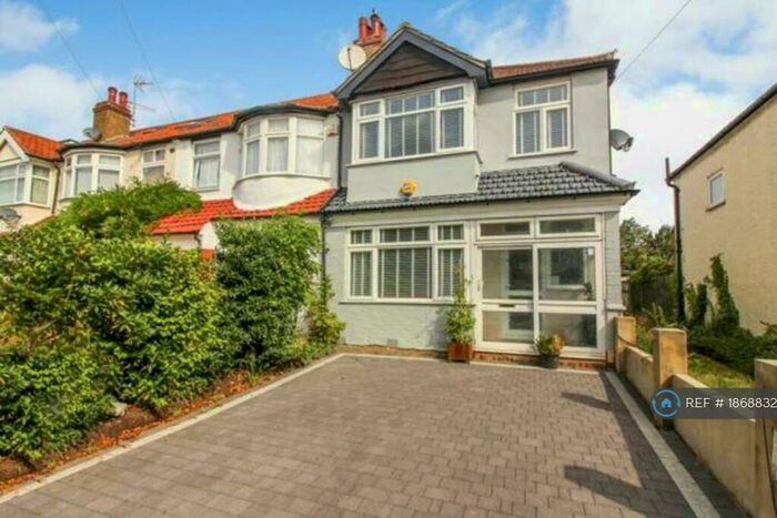 3 Bedroom Semi-Detached House To Rent In Ladywood Road, Surbiton, KT6