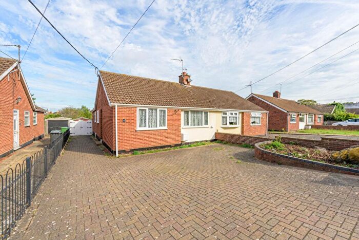 3 Bedroom Semi-Detached Bungalow For Sale In Dell Road, Lowestoft, NR33