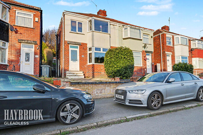 3 Bedroom Semi Detached House For Sale In Skye Edge Road, Sheffield, S2