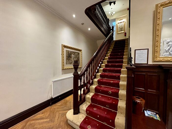 2 Bedroom Flat To Rent In Amesbury Road, Moseley, B13