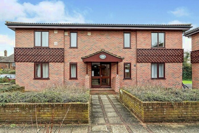 2 Bedroom Flat To Rent In Peri Court, St. Mildreds Place, Canterbury, CT1