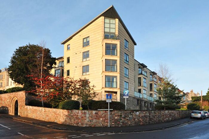 2 Bedroom Flat To Rent In Ashley Apartments - Ashley Hill, BS7