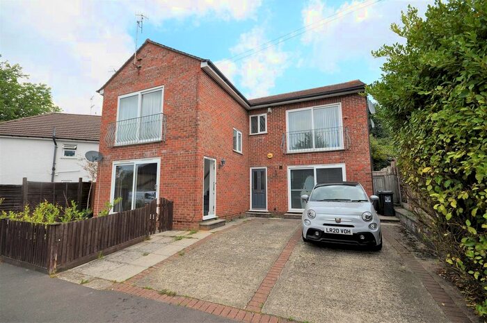 1 Bedroom Maisonette To Rent In Thorpe Crescent, Watford, WD19