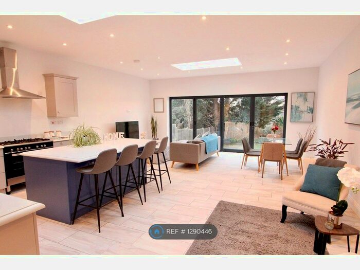 4 Bedroom Detached House To Rent In Silverdale Road, Earley, Reading RG6