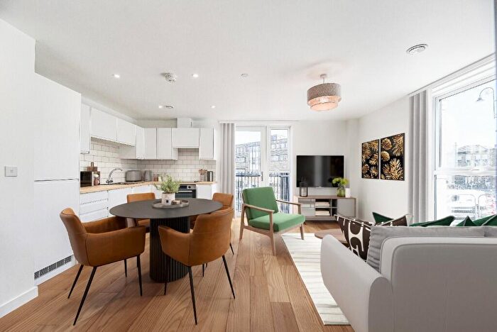 2 Bedroom Apartment To Rent In Bolt Works, Lister Lane, Halifax, West Yorkshire, HX1