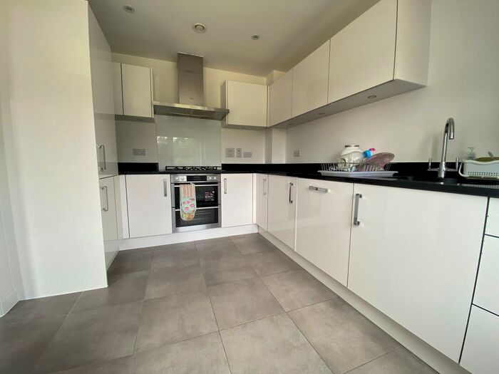 3 Bedroom Semi-Detached House To Rent In Castleridge Drive, Greenhithe, DA9