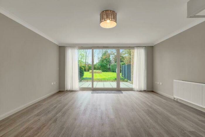 3 Bedroom Terraced House To Rent In St Georges Close, Weybridge, Surrey, KT13