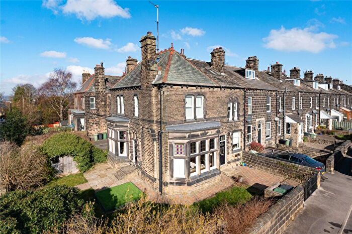 5 Bedroom End Of Terrace House For Sale In East View, Yeadon, Leeds, West Yorkshire, LS19