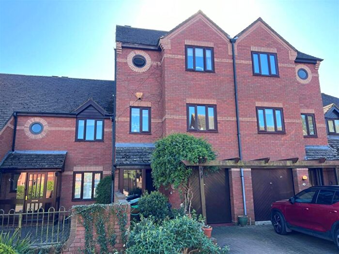 3 Bedroom Terraced House For Sale In Lock Close, Stratford-Upon-Avon, CV37