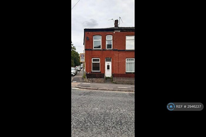 3 Bedroom End Of Terrace House To Rent In Wash Lane, Bury, BL9