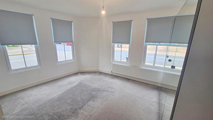 2 Bedroom Flat To Rent In Linkfield Road, Isleworth, TW7