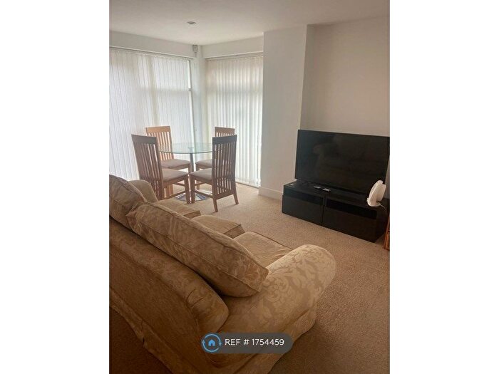 2 Bedroom Flat To Rent In Altamar, Swansea, SA1