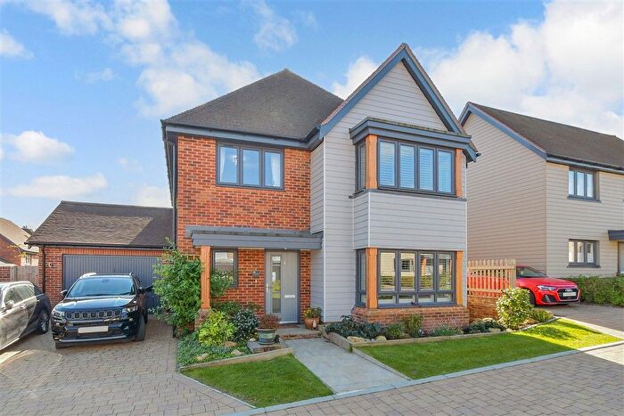 4 Bedroom Detached House For Sale In Orchid Way, Crawley, West Sussex, RH11