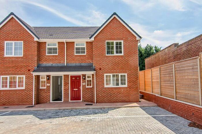 2 Bedroom Property To Rent In Ford Close, Burntwood, WS7