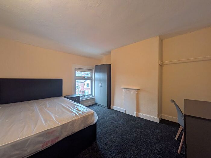 3 Bedroom Property To Rent In Park Road, Nottingham, NG7
