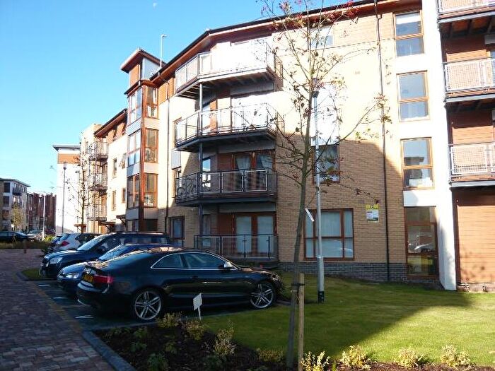 1 Bedroom Flat To Rent In Finlay Court, Three Bridges, RH10