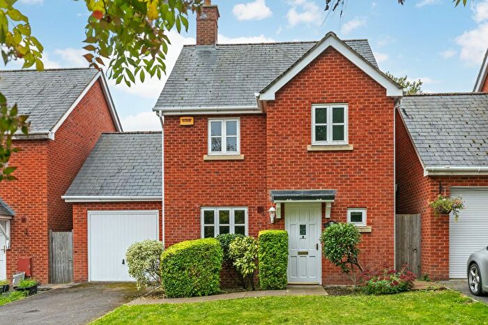 3 Bedroom Detached House For Sale In Sutton Park Road, Sutton Scotney, SO21