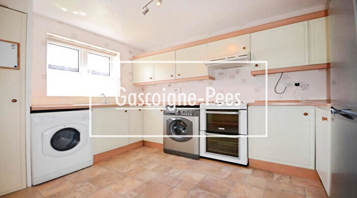 3 Bedroom House To Rent In Basingstoke, RG24