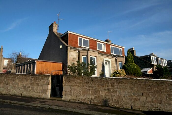 2 Bedroom Flat To Rent In Janefield Place, Stobswell, Dundee, DD4