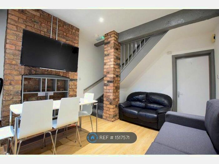 5 Bedroom Terraced House To Rent In Queen Anne Street, Stoke-On-Trent, ST4