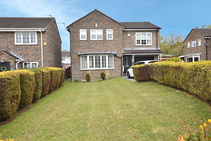 4 Bedroom Detached House For Sale In Westwinn Garth, Leeds, West Yorkshire, LS14