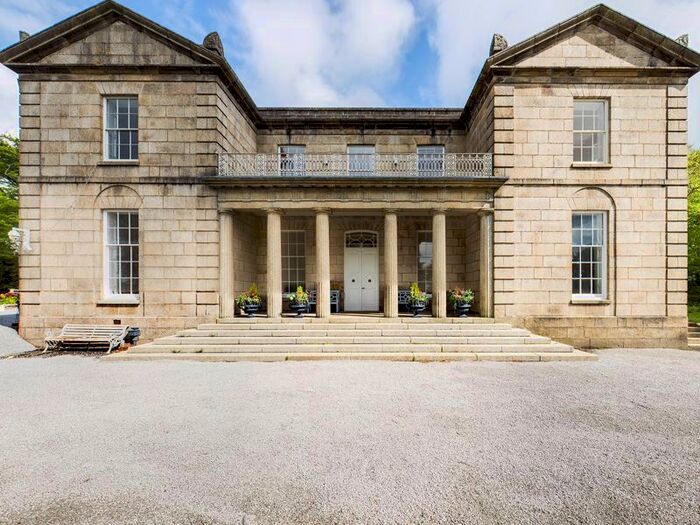 2 Bedroom Flat To Rent In Holman Park, Camborne TR14