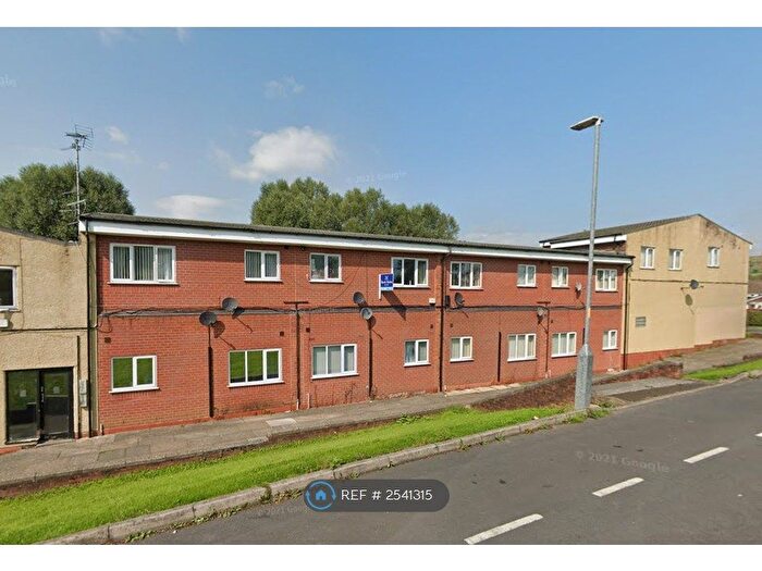 2 Bedroom Flat To Rent In Alban Court, Ashton-Under-Lyne, OL6