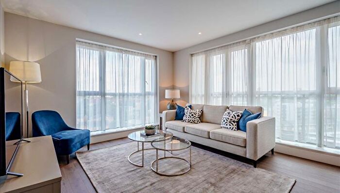 2 Bedroom Flat To Rent In Circus Apartments, Westferry Circus, London, E14