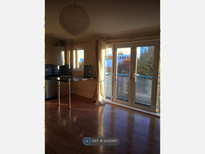 2 Bedroom Flat To Rent In Tudor Street, Exeter, EX4