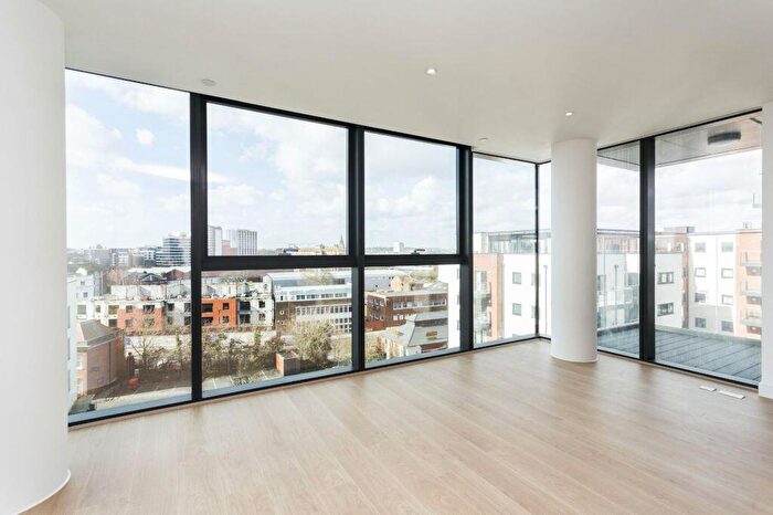 2 Bedroom Apartment To Rent In Ocean Village, Southampton, SO14