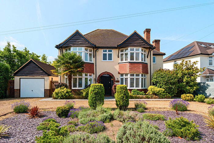 5 Bedroom Detached House To Rent In Clock House Close, Byfleet, West Byfleet, KT14