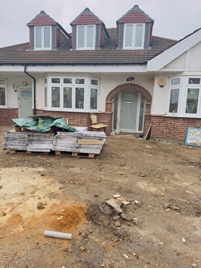 2 Bedroom Flat To Rent In Broomhill Road, Ilford, IG3