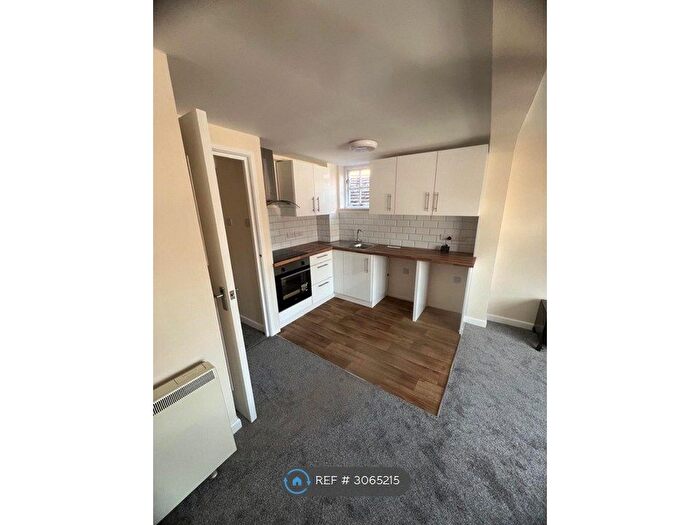 1 Bedroom Flat To Rent In Salisbury Street, Blandford Forum, DT11