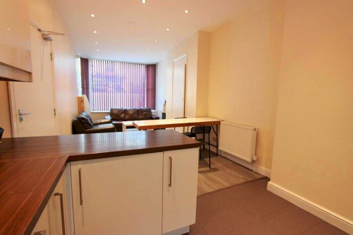 4 Bedroom Flat To Rent In Cleveland Street, London, W1T