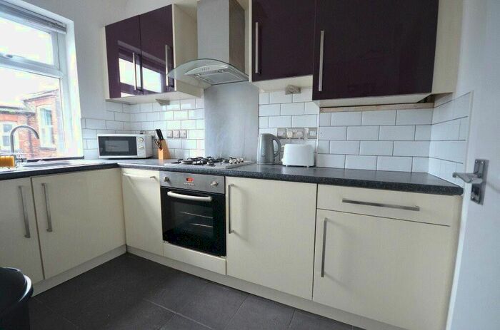 3 Bedroom Terraced House To Rent In Upper Elmers End Road, Kent, BR3