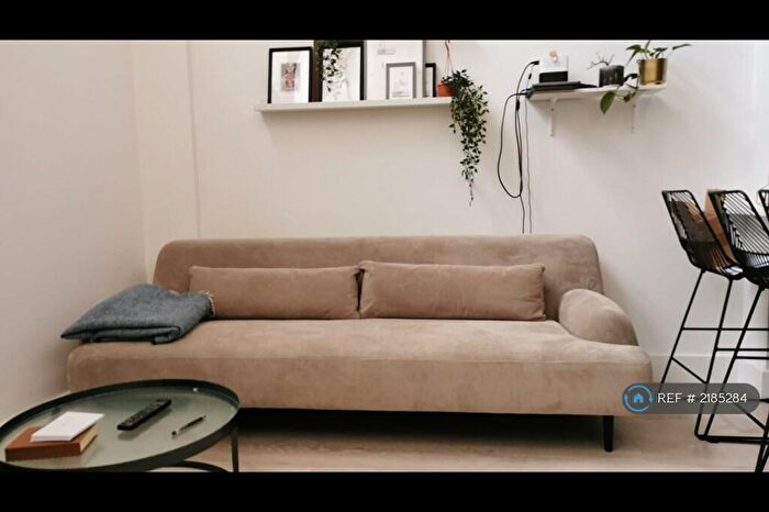 2 Bedroom Flat To Rent In Alliance Court, London, SE15