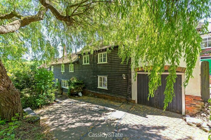 4 Bedroom Detached House For Sale In Lower Gustard Wood, Wheathampstead, AL4